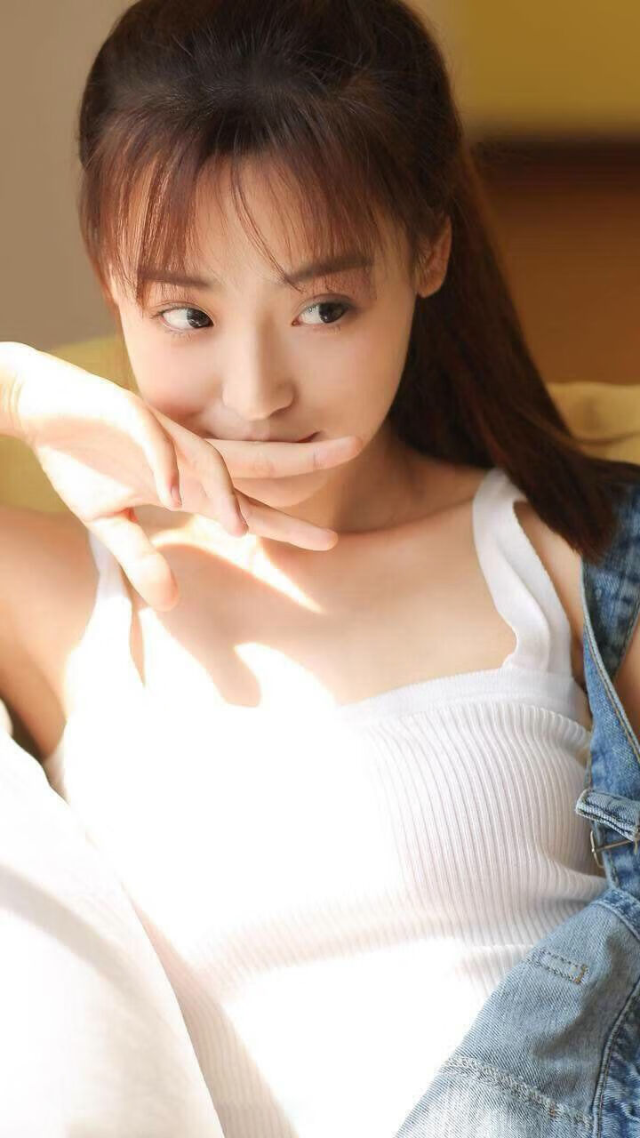 战队安排双语教练助力国际选手沟通顺畅