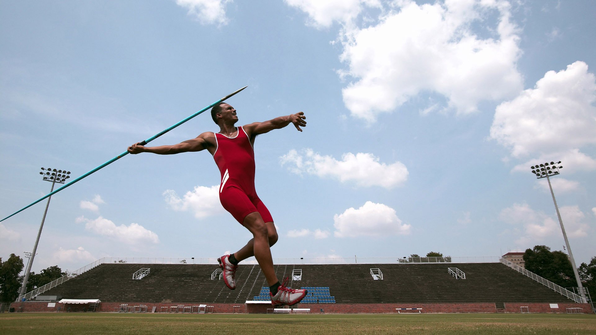 奥运新星：西班牙中卫引欧洲豪门关注，西班牙中场球星